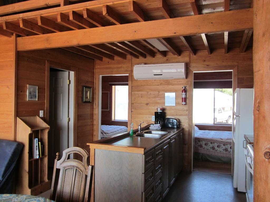 Oceanside Resort Powell River Chambre photo